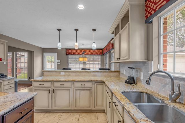 1903 Taylor Creek Drive, Fresno, TX 77545