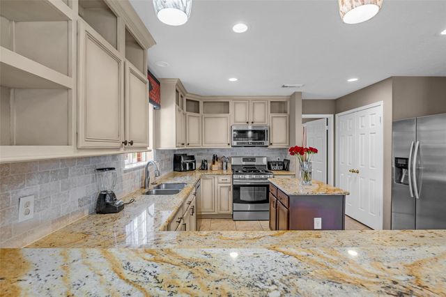 1903 Taylor Creek Drive, Fresno, TX 77545