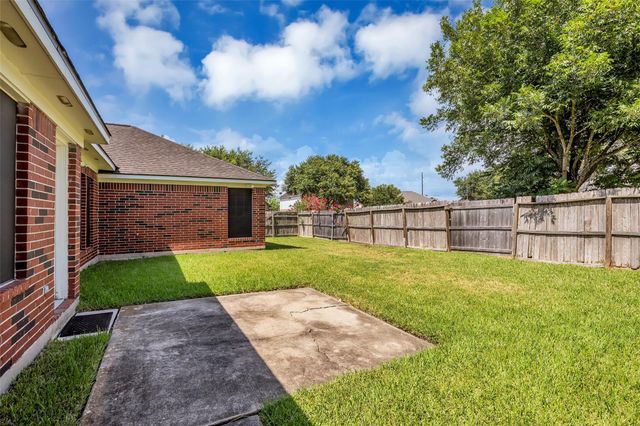 1903 Taylor Creek Drive, Fresno, TX 77545