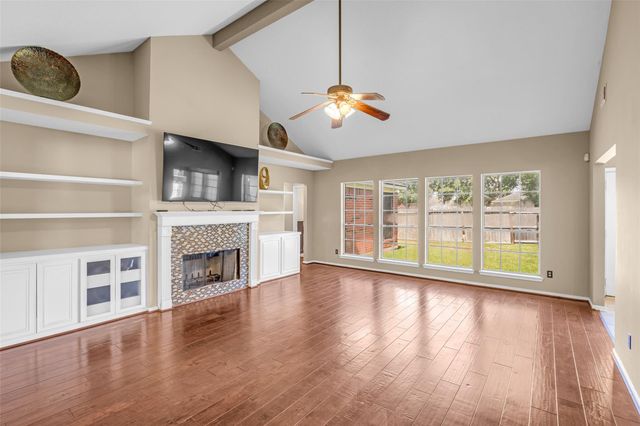 1903 Taylor Creek Drive, Fresno, TX 77545