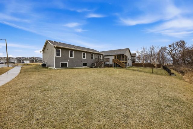 5116 Ruhd Street SW, Cedar Rapids, IA 52404