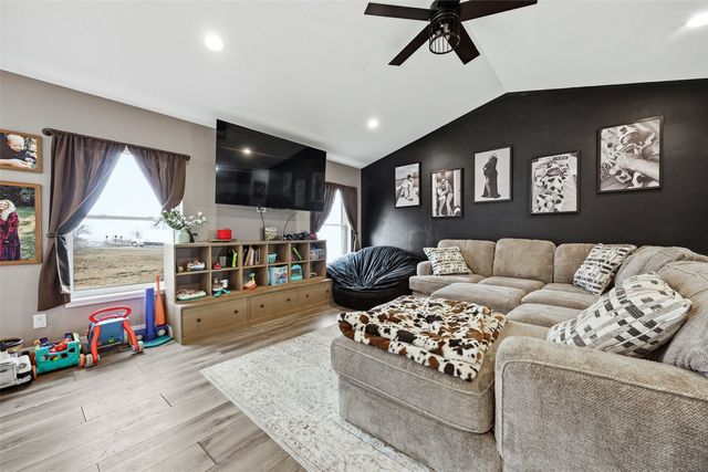 5116 Ruhd Street SW, Cedar Rapids, IA 52404