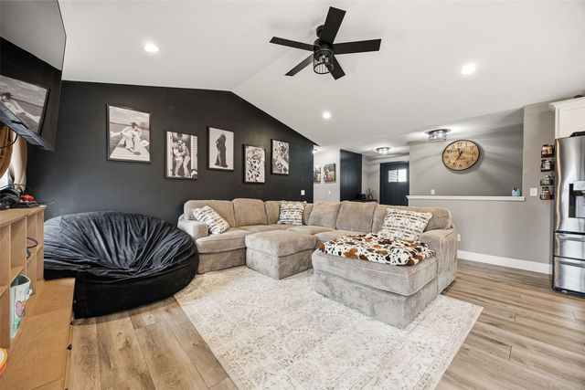 5116 Ruhd Street SW, Cedar Rapids, IA 52404