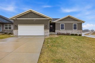 5116 Ruhd Street SW, Cedar Rapids, IA 52404