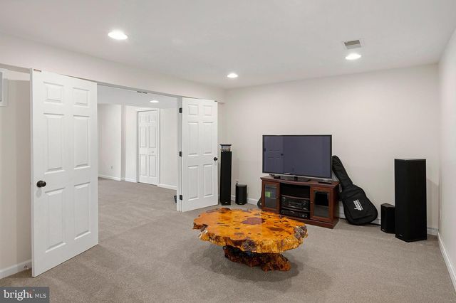 4430 EMBASSY DR, Sykesville, MD 21784