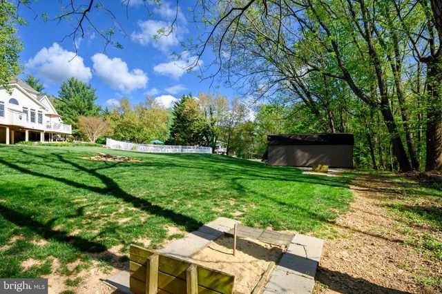 4430 EMBASSY DR, Sykesville, MD 21784