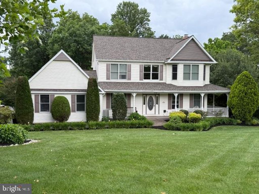 4430 EMBASSY DR, Sykesville, MD 21784