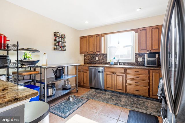 7265 HILL RD, Philadelphia, PA 19128