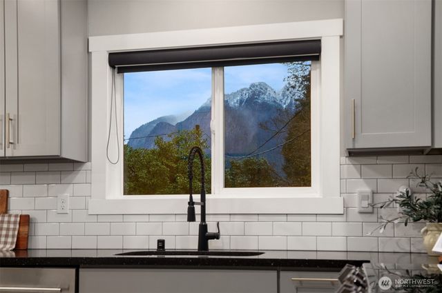 1107 NW 14th Street, North Bend, WA 98045