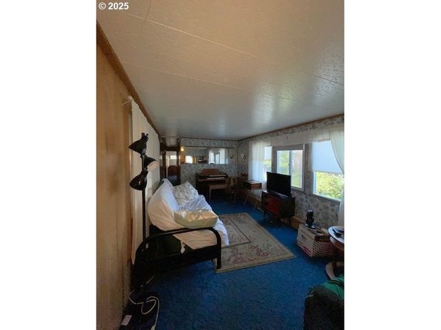 55058 FRANKLIN Rd, Bandon, OR 97411