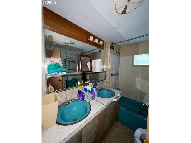 55058 FRANKLIN Rd, Bandon, OR 97411