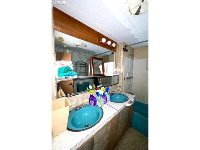 55058 FRANKLIN Rd, Bandon, OR 97411