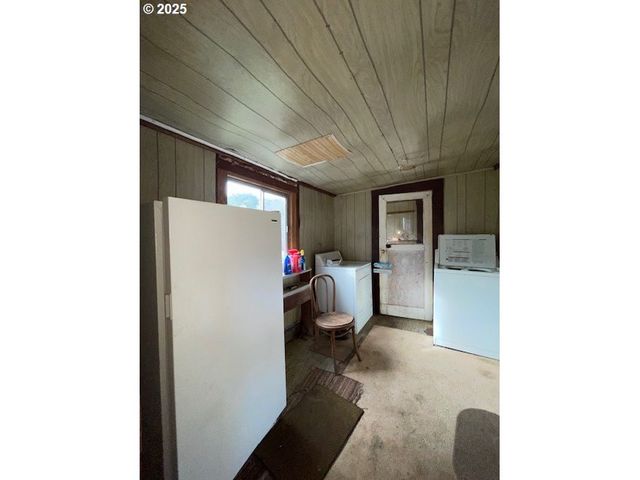 55058 FRANKLIN Rd, Bandon, OR 97411
