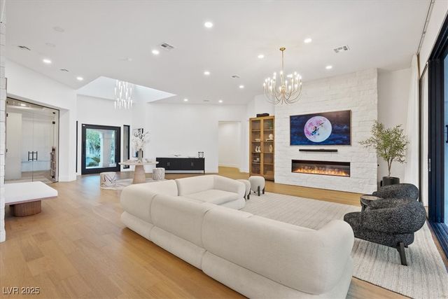 1416 Iron Hills Lane, Las Vegas, NV 89134