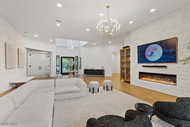 1416 Iron Hills Lane, Las Vegas, NV 89134