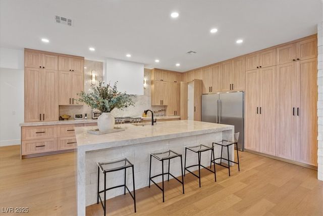 1416 Iron Hills Lane, Las Vegas, NV 89134