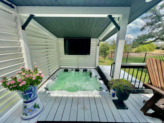 739 Alta Circle, New Braunfels, TX 78132
