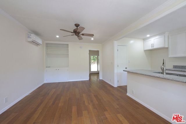 2592 N Beachwood Drive, Los Angeles, CA 90068