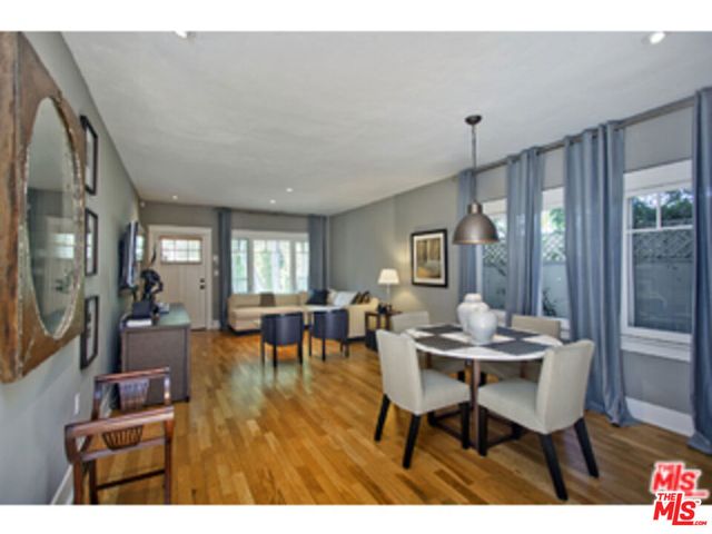 2592 N Beachwood Drive, Los Angeles, CA 90068