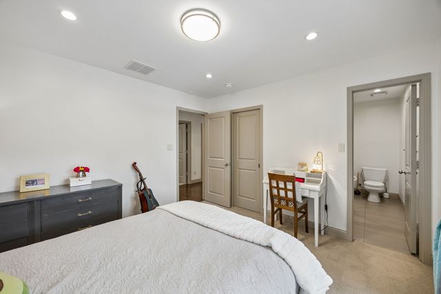 9261 Meadowglen Drive, Dallas, TX 75238