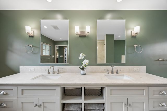 9261 Meadowglen Drive, Dallas, TX 75238