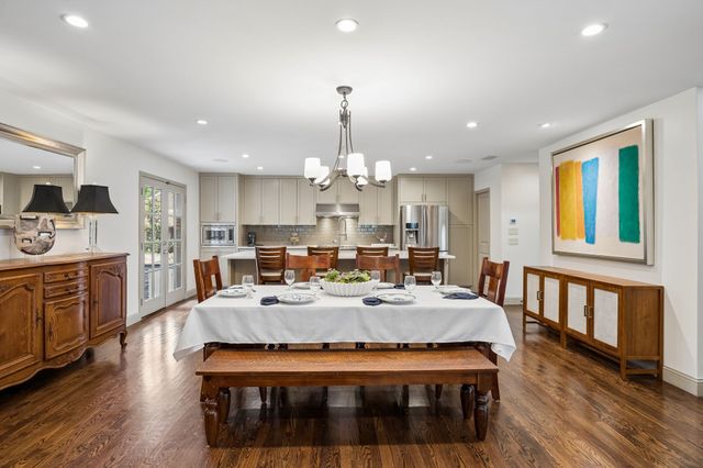 9261 Meadowglen Drive, Dallas, TX 75238