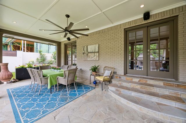 9261 Meadowglen Drive, Dallas, TX 75238