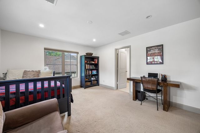 9261 Meadowglen Drive, Dallas, TX 75238