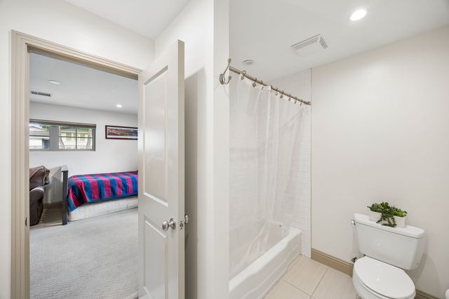 9261 Meadowglen Drive, Dallas, TX 75238