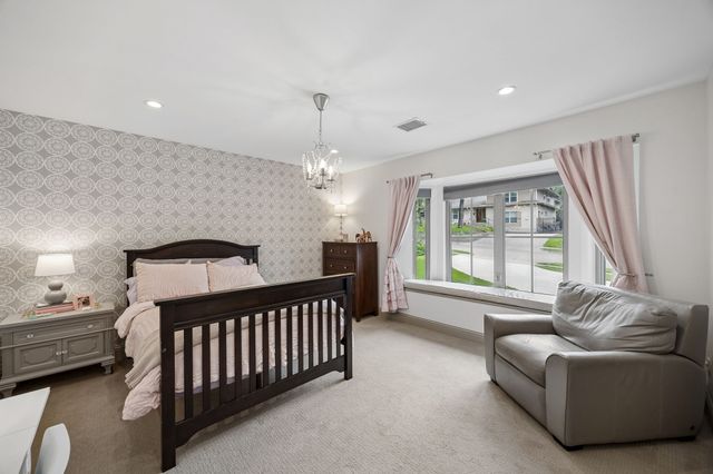 9261 Meadowglen Drive, Dallas, TX 75238