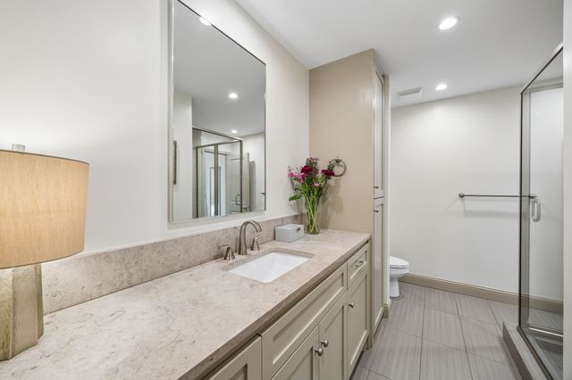 9261 Meadowglen Drive, Dallas, TX 75238