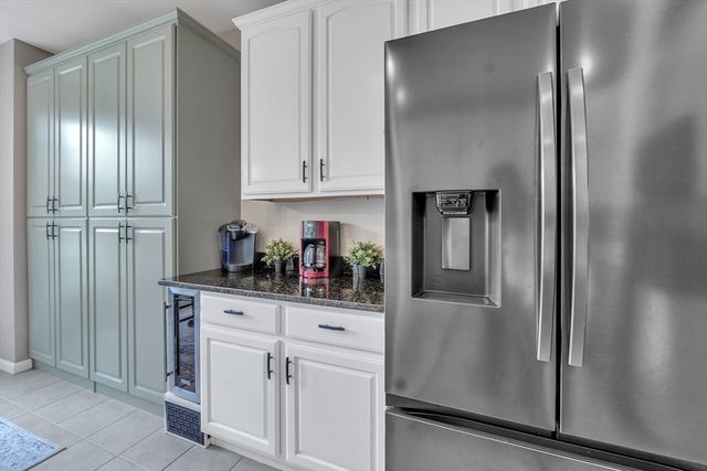 16 Linkside Ct 16, Northbridge, MA 01534