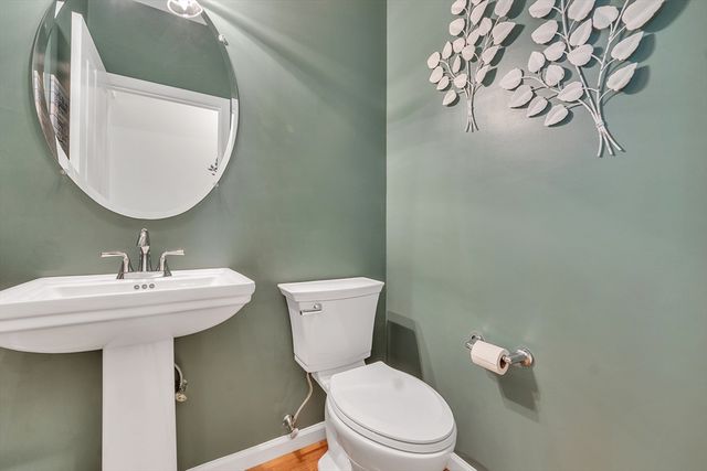 16 Linkside Ct 16, Northbridge, MA 01534