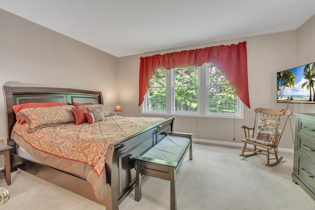 16 Linkside Ct 16, Northbridge, MA 01534