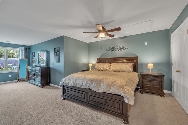 16 Linkside Ct 16, Northbridge, MA 01534