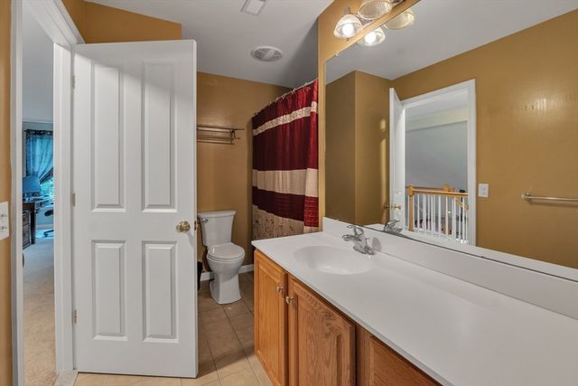 16 Linkside Ct 16, Northbridge, MA 01534