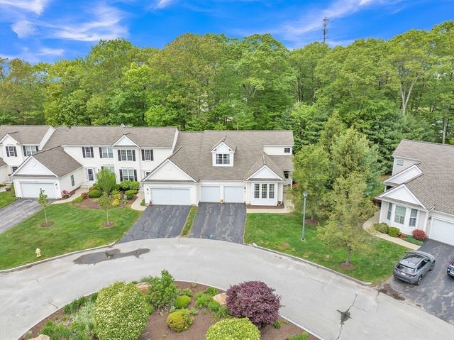 16 Linkside Ct 16, Northbridge, MA 01534