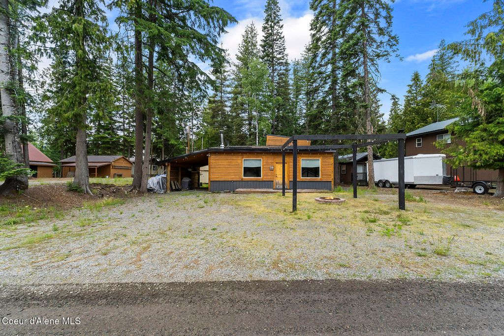 118 Timber Lane, Nordman, ID 83848