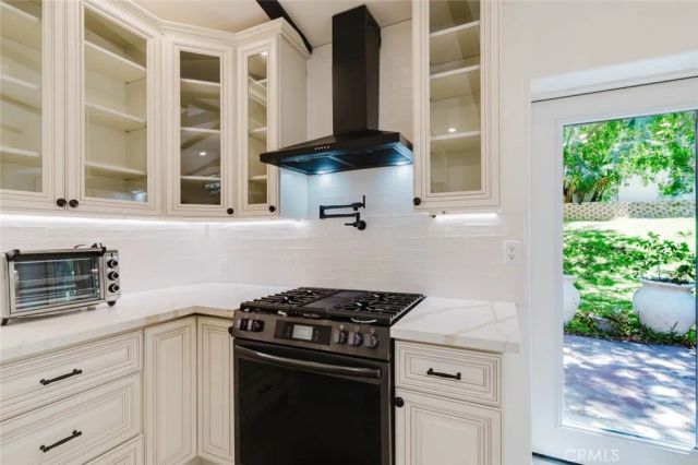 2234 E Hillcrest Drive, Thousand Oaks, CA 91362