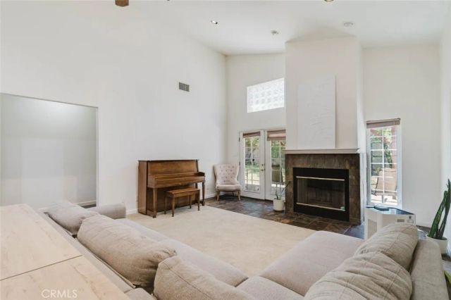 2234 E Hillcrest Drive, Thousand Oaks, CA 91362