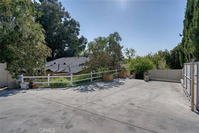 2234 E Hillcrest Drive, Thousand Oaks, CA 91362