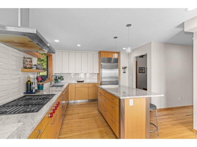 716 Brook Rd, Boulder, CO 80302