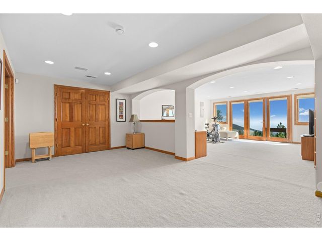 716 Brook Rd, Boulder, CO 80302