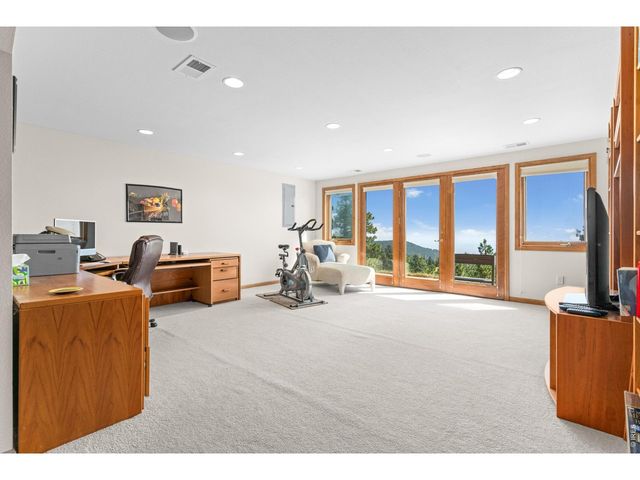 716 Brook Rd, Boulder, CO 80302