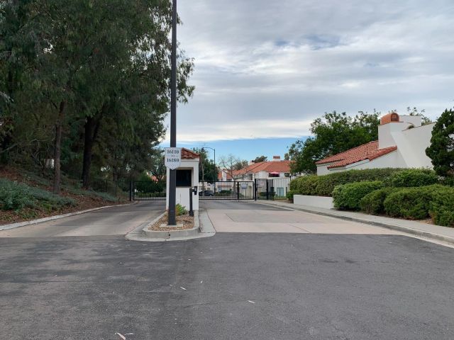 16134 Avenida Venusto 2, San Diego, CA 92128