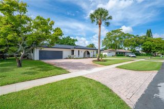 6141 SW 9th St, Plantation, FL 33317