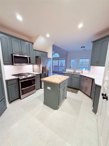 7717 Troon Drive, Rowlett, TX 75089