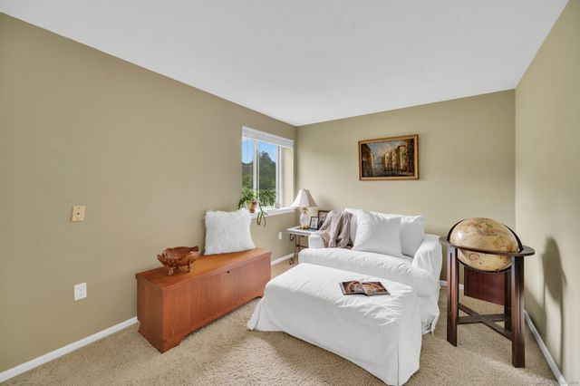 74 Hollister Way South 74, Glastonbury, CT 06033