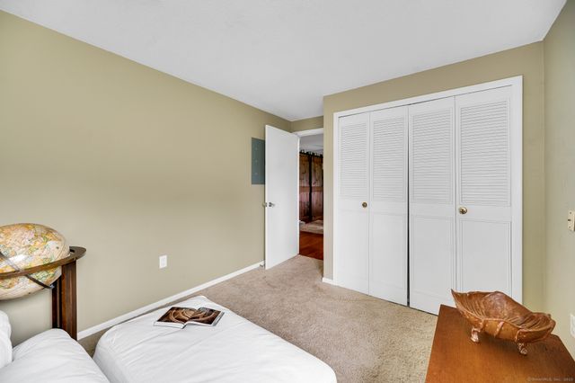 74 Hollister Way South 74, Glastonbury, CT 06033
