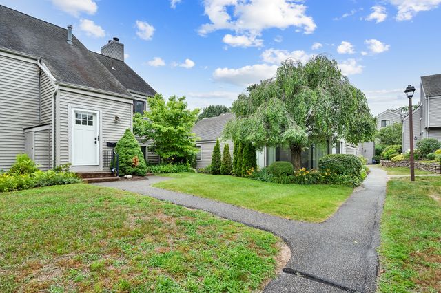 74 Hollister Way South 74, Glastonbury, CT 06033